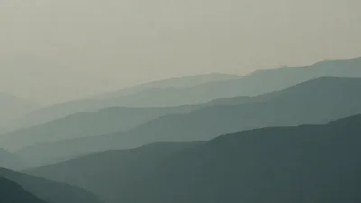 Regenhaze in Schieferblau