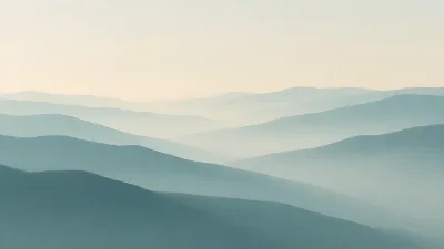 Brouillard de l'aube et couches bleues