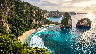 Panorama de acantilados tropicales