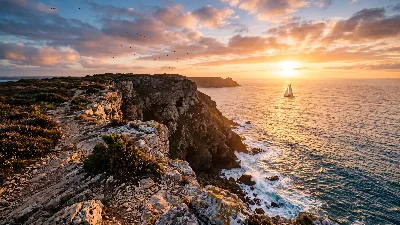 Coucher de Soleil au Bord du Roc